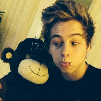 Free follow from @74sniall ily