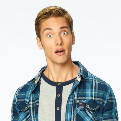 Logan Watson I Just Reached 1k Followers That S Pretty Cool If I Say So Myself Thanks To The Smart People Who Follow Me