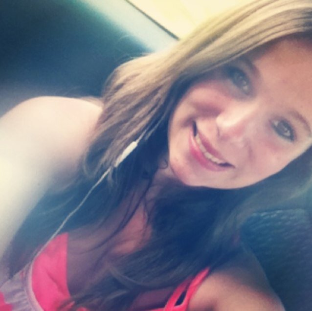 Im a true country Girl if the mud aint flyin you aint tryin❤ Single