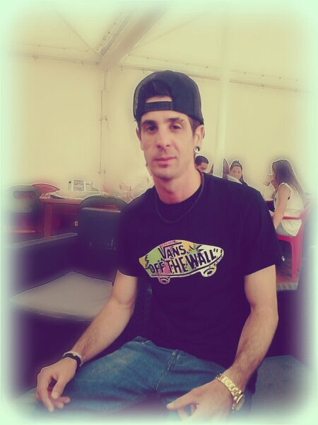 JD13394077's profile picture. Soy un espiritu creativo en un mundo destructivo.