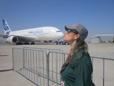 ✈ La vida es demasiado corta como para vivir cuerdos todo el tiempo ✈  Soy de la especie de los que se detienen y miran al cielo cada vez que ven pasar un avión