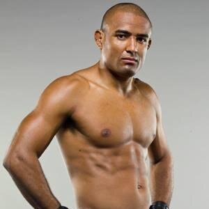 Lutador do UFC / 
Campeão mundial de JJ