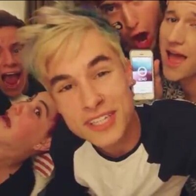 HIT TWEET LIMIT ON ACCOUNT SO Follow @frantasticaoife