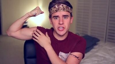 O2L family 0/6 & Youtube obsessed; 1D; Books; I follow back (: