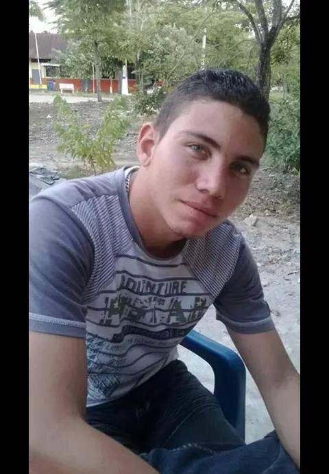 acordeonero y cantante