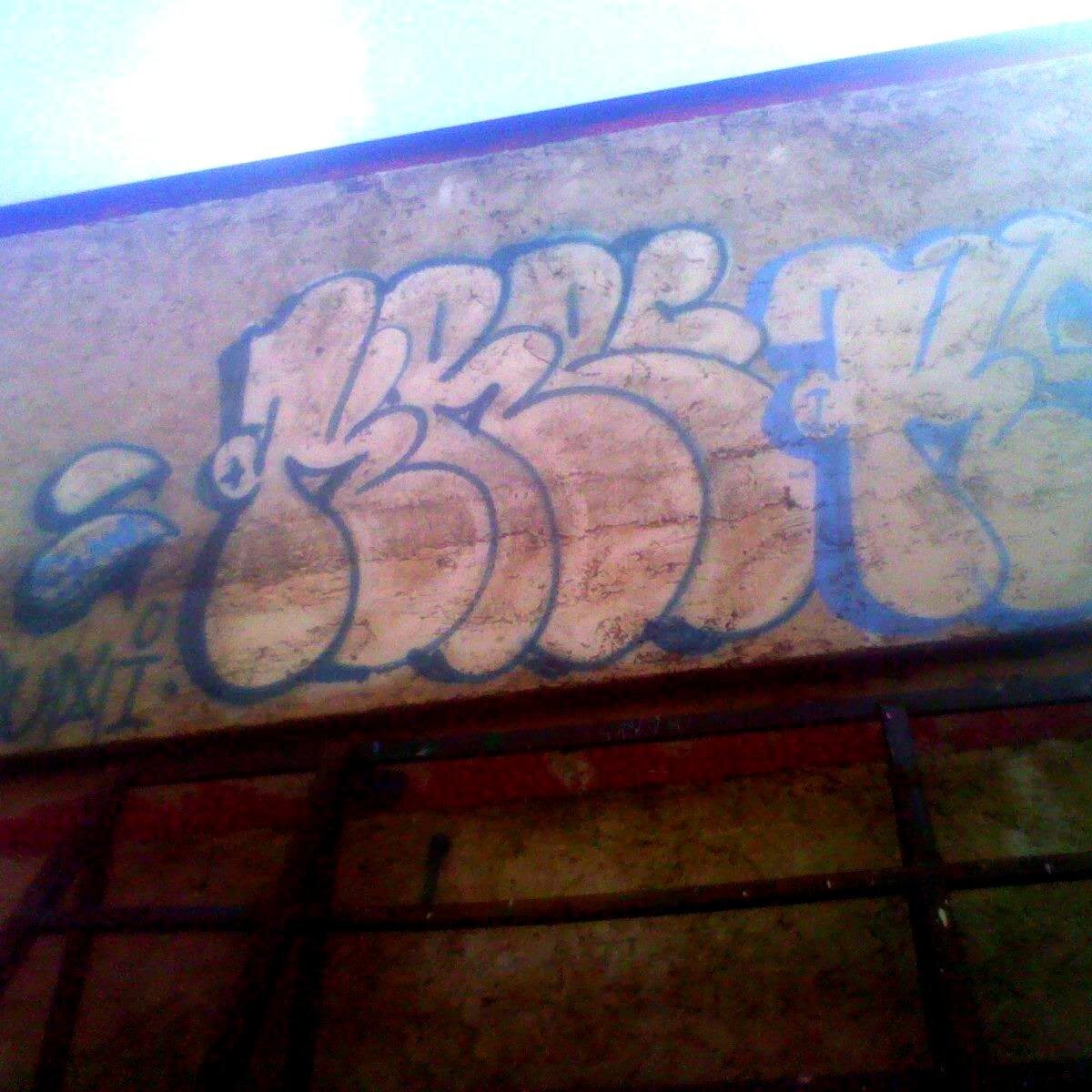 ∞ grafitero→sløw ∞ ◢ ◤