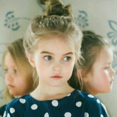 ♡لستُ إلا عابرهہ بدنيا فآنيہ ، آمنيتي آن آخلد بالقلوب كَ ذكرى حسنہ لَ افوز بدعوآت نفوس طيبہ آسعد بہا حينما آكون بَ قبببري وحيدهہ٠٠٠ 
البعض من بعثرة حرووفي♡ ....