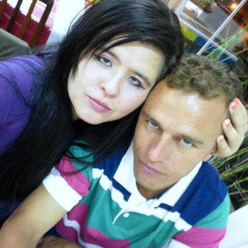 Sou aquela garotinha do paranaaah que ama amr e ser amada ..♥ sozinha nunca na vida pois deus e meu anjo Silvano está aqui comigo