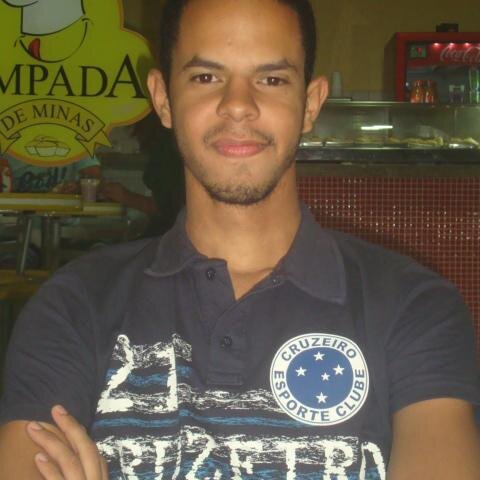 Um Garoto Apaixonado Pelo Cruzeiro e Barcelona,emfim,um garoto q esta ligado a quase todos os esportes! Face: http://t.co/lpS2Su2W