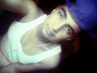 En un silencio eterno aparecio como dulce melodia para vencerlo, ELLA♥ Causante de alegrias, & pasiones! Josseline Ruano♥ :$