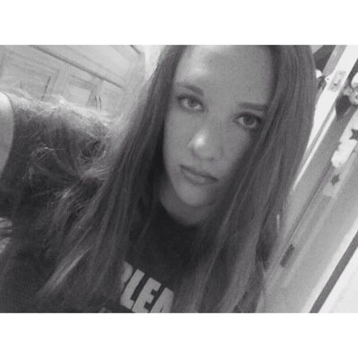 hi please follow @stagelegsluke
