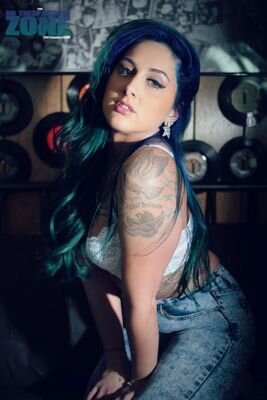 Nickname: TT
Fuck ya... Love ya... Bye!!!
IG: ashley_hammonds
Go follow: @TNTZnow cause I said so!