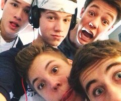 MAGCON IS MY LIFE follow my other account @aishapaulse
