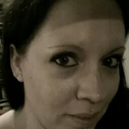 MelanieBongiov2's profile picture. 