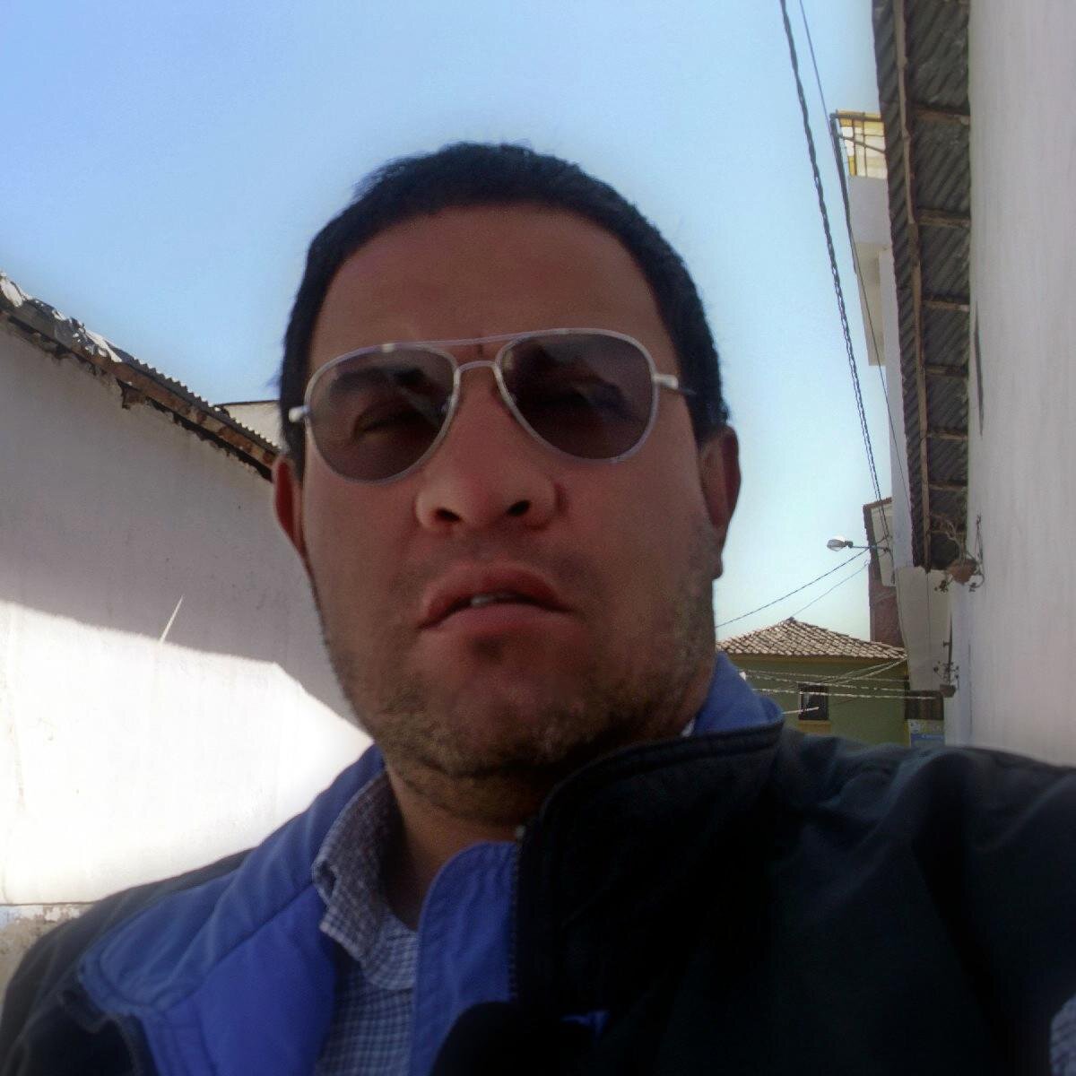 Sincero,Tranquilo(a veces),Alegre,Sociable