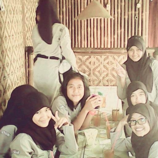 Path: Esti Pratiwi|27a4ff68
SMANA
