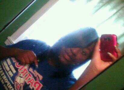 A Nice Kool Person Once You Get To Know Me Don't Do Bullshit iHave A Child To Raise I'm Into Men And Women I'm Just Laid Baqq So Follow Meh Follow Meh Gucci Vc