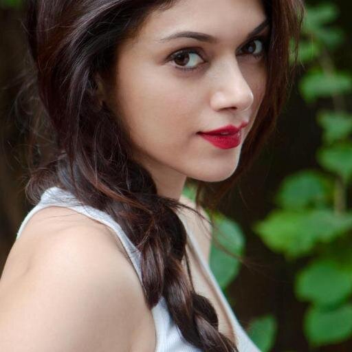 Hi my self Aditi Sharma, I am chandigarh based physiotherpist.