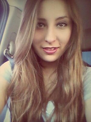 IvoneeCg's profile picture. 