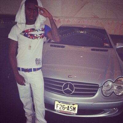 Im Just A Young Business Owner Trying To Help People Make Money The Way I Do. #TeamMCA #MONEYTEAM #BUSINESSONLY http://t.co/6rtJBcZkxF