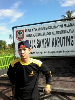 Name:Muhammad Nor Mansyah
Birthday:Berangas,11 July 1997
Life: Desa Teluk Mesjid,RT 2 No. 26,Kotabaru,Kalimantan Selatan,INDONESIA
