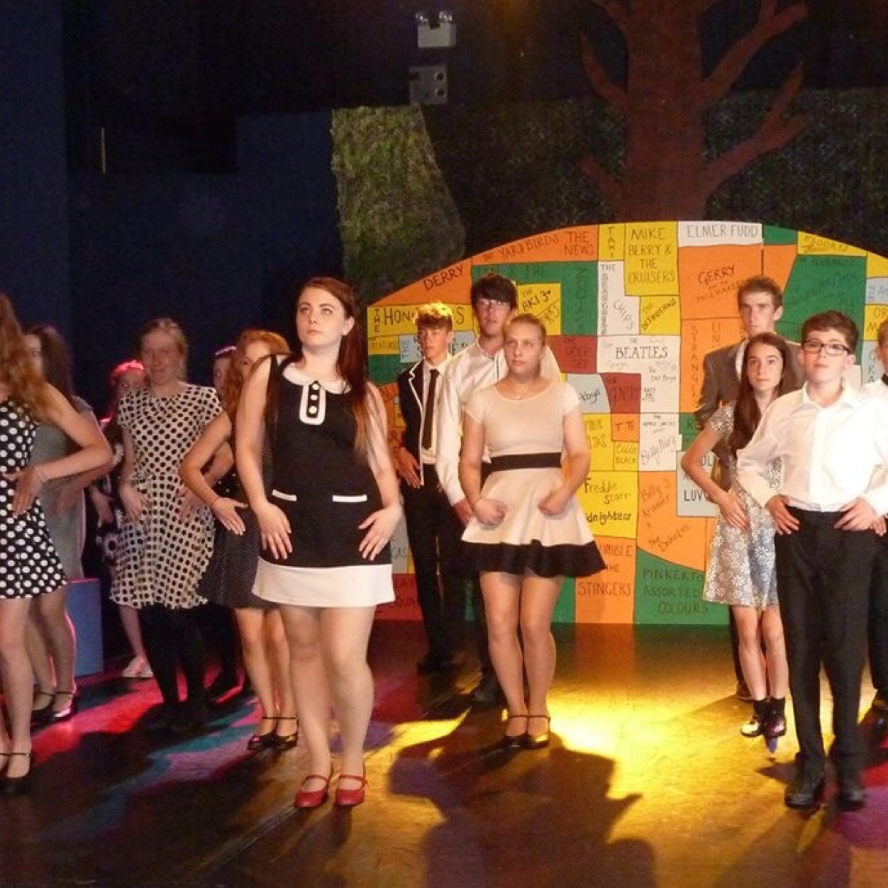 Stage One Drama School run weekly classes in drama and musical theatre classes for children aged 5 to 18

http://t.co/AIl33hyATu