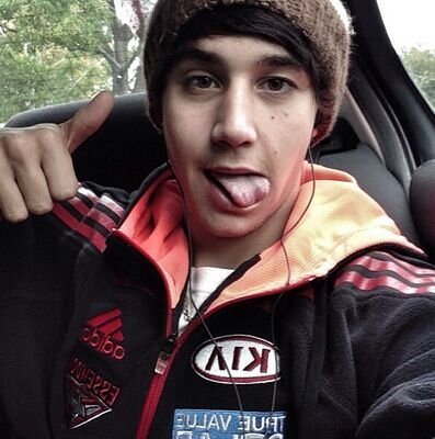 hey jais girl love the janoskians and follow and i u follow me i will follow back xoxoxox