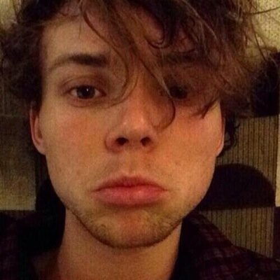 saved4bells's profile picture. HEY HEY GO FOLLOW @s2gisabel bc free follow i love youuu so much