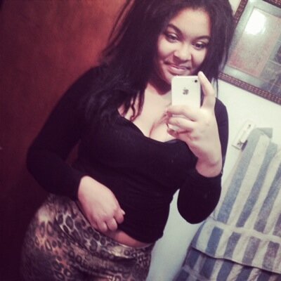 90's baby ! F. O. E ! Family Over Everybody. Follow me & I'll follow ya back