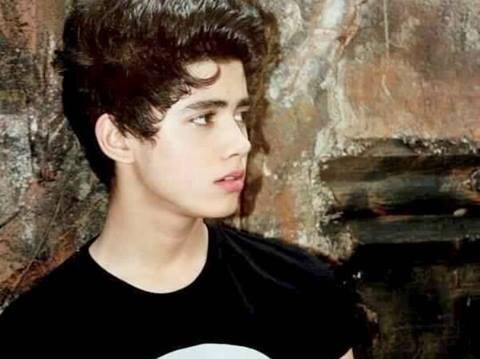 Keep Support @aliando26 @alysyarief |Resmi + followed by: @yhiyie23__ | 09 Mei 2014 |Love Alicious♥ | managed by: @eloknrm @putriayunurulj @kataaAya
