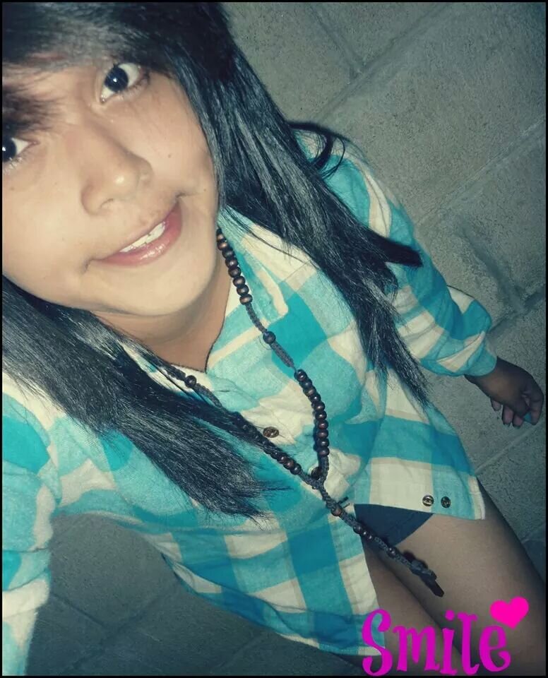 I'm just me.. ;)
I Hope that my Mouth never shut up.
Take my hand and let's go around the World.
Follow Me!! & I Do it too... Es Ley ;)