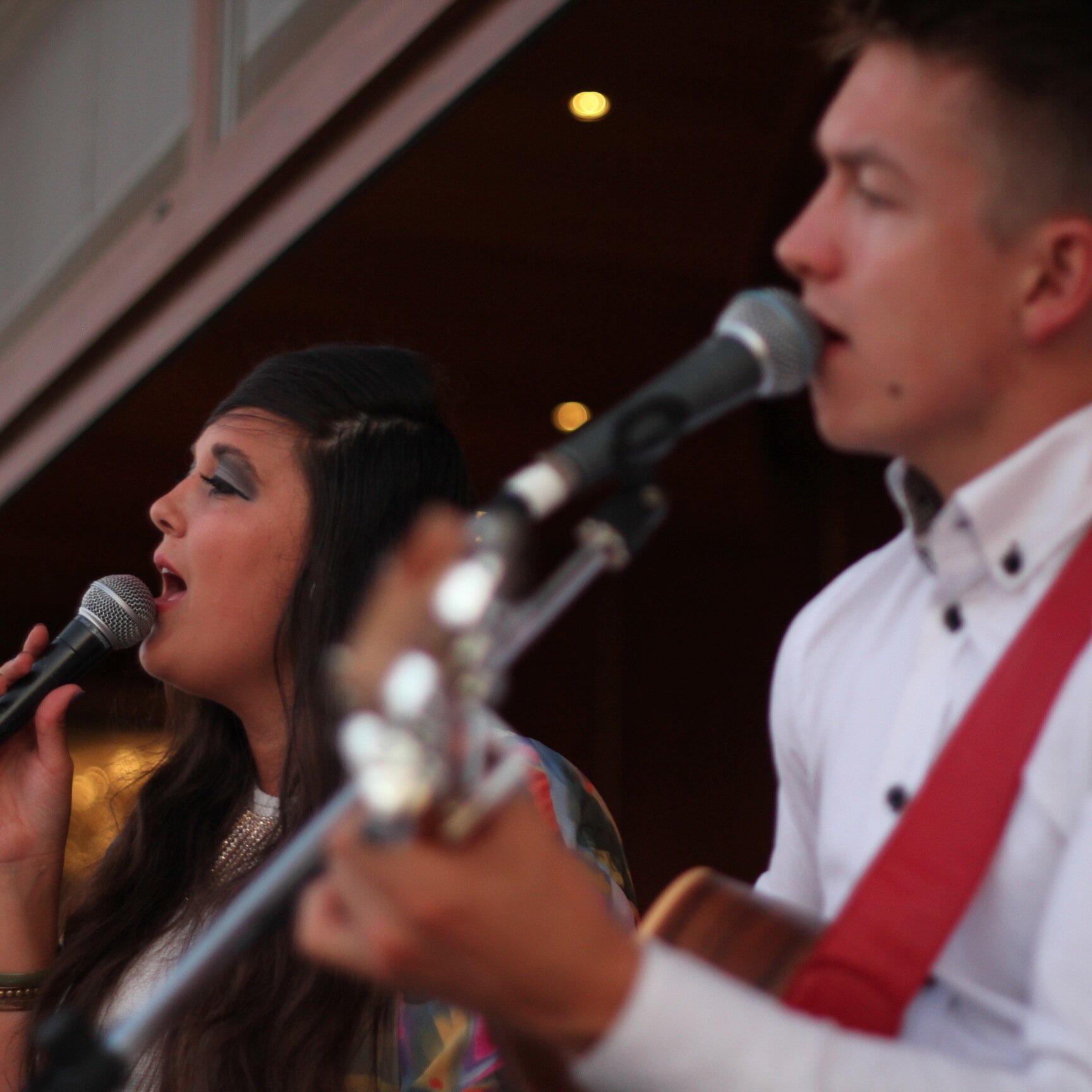 2tonesofficial's profile picture. Introducing Nikki Sadler and Charlie Pothecary as The Two Tones.