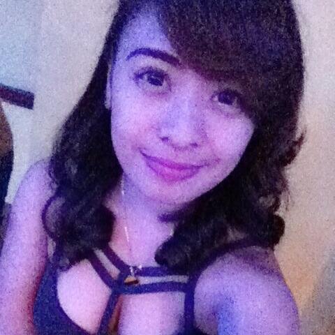 queenAArlhendi's profile picture. daugther,eldest sister of 6 wonderful kids,♫lover,friendly,can dance,bestfriend,moody,HAPPY