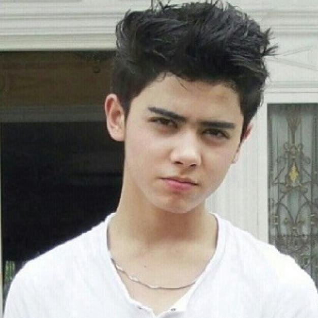 Official Alicious from Batam , Verified and followed by @Aliando26 , @Alicious_Resmi & @yhiyie23__ Always support @Alysyarief @Aliando26