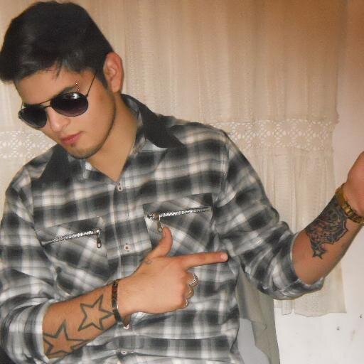 Músico y Prensa de  MaitenaCarraOK La voz mas dulce... Me seguis- Te sigo- Buena Vibra! El tatoo es un arte