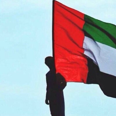 إِنّناَ نُطيلُ اَلْكَلاِمْ عِنْدَماٰ لَا يَكُونُ لَدٓينٰا مٰاَ نَقُولُهٰ
