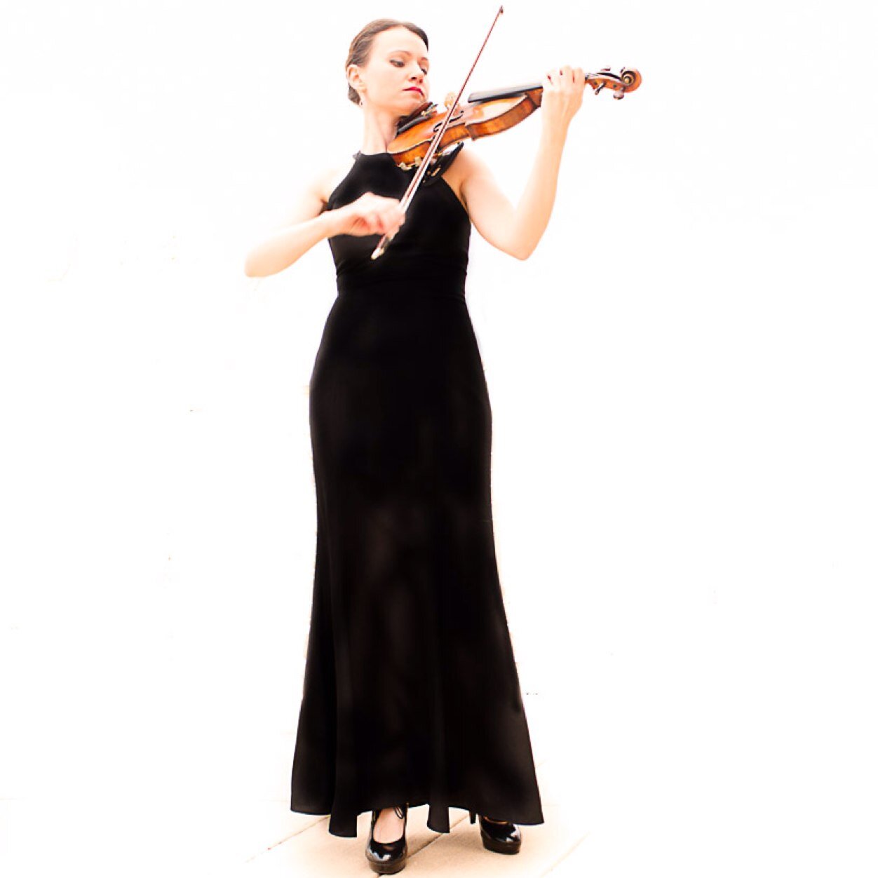 Violinist, mother, friend. Lover of books.