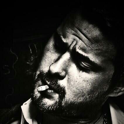 **
**‏ ﺃﺻﻌــﺐ  ﺷـ ﻉ ــﻮﺭ  .. 
ﻋﻨﺪﻣﺎﺇ ﺗــﺮﻯ ﻣﻦ ﻳﺤﺒﻜـ ~
ﻳــﺤﺎﻭﻝ ﺍﻻ‌ﻗﺘــﺮﺍﺏ ﻣﻨﻚ ،، ﻭ ﻟﻜﻨــﻪ ﻻ‌ ﻳﻄﻤـــﺢ 
ﺍﻥ { ﺗـ ﻛـ ــﻮﻥ } ﻟــﻪ !!