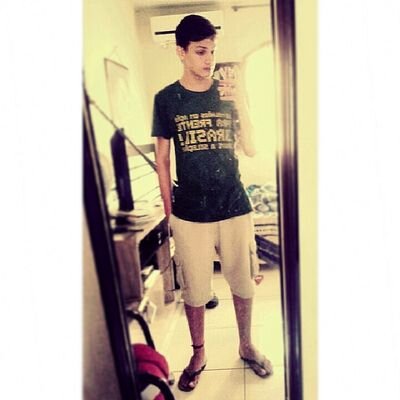 Sabe aquele cara santinho que não é de falar muito que não se mete na conversa de ninguém, tem vergonha de tudo?
Pois é esse não sou eu .. kkk'
#SouApenasEu