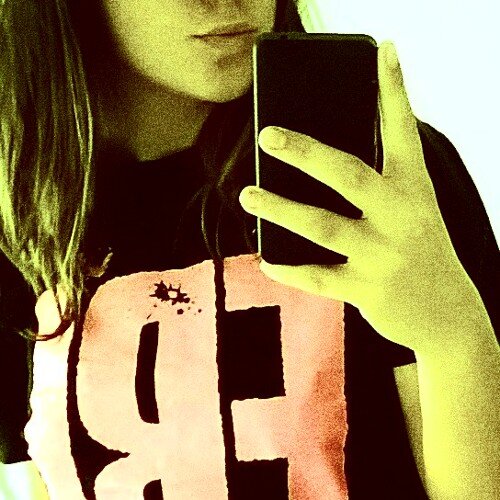 ante vosotros desde el 99 # ha besos contigo y a hostias con el resto # soy perfectamente imperfecta #