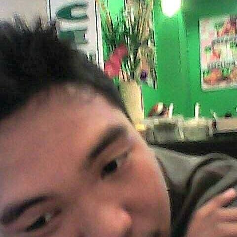 hi I'm Eric Anthony Balangan....follow me and I will follow you back...tnx po lets rock!!!