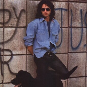 Poeta, compositor y cantante estadounidense, célebre por ser el vocalista del influyente rock psicodélico The Doors. #FreeRol (RP+21) ILoveSex 60s TheLizardKing