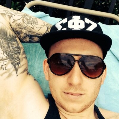 BenDavey18's profile picture. Why do we avoid taking risks in life just to make it safely to death? Big Burnley Fc fan! UTC