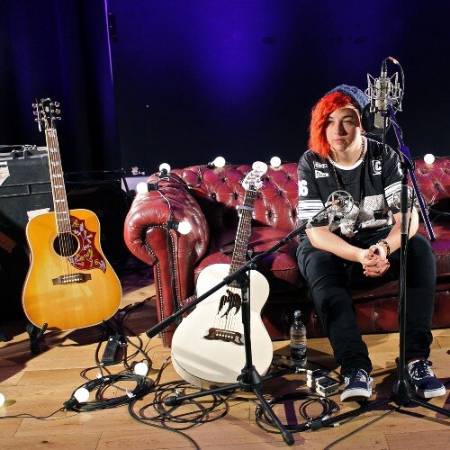 18 year old folk/acoustic Singer Songwriter who plays guitar. | PiaHarmonymusic@live.co.uk
