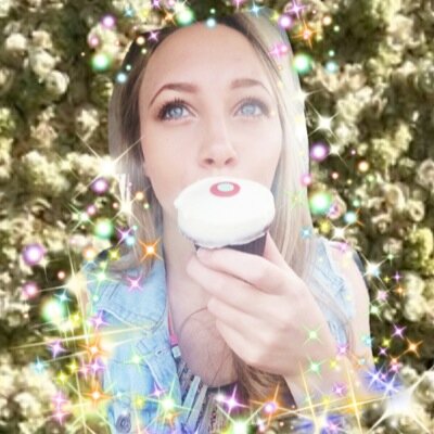 VictoriaN720's profile picture. 