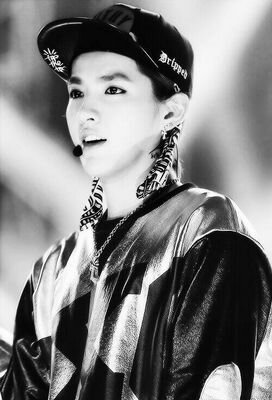 Wu YiFan a.k.a O cara frio ft. gostoso do EXO e lider tambem pq sou foda  ¤ 901106¤ O pasteleiro da Tl ¤ 'Aquele treco branco comprido¤ Frango não é meu estilo