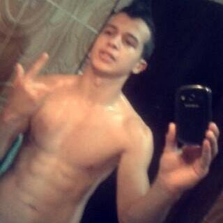 PieceCher's profile picture. https://t.co/iLAH6YjCAw                                                      ow ow ow ow  i'm leaving good life