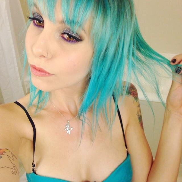 Sou fã de uma girafa albina metida a unicórnio, de um youtuber que chama os fãs de turma e de outro youtuber que só grita, Jesus me leva