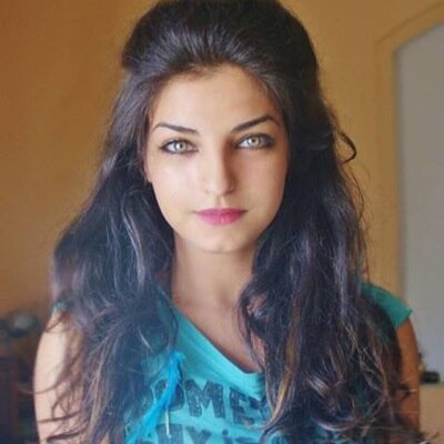 I favourite random tweets so u follow n do the same :)