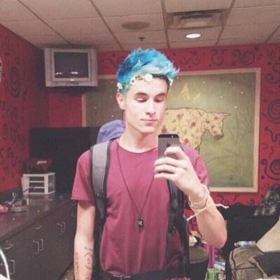 HEY FOLLOW @irishlawlorffs AND RT THE TWEET IN THE LINK FOR A DM TO KIAN DURING HIS FOLLOW SPREE